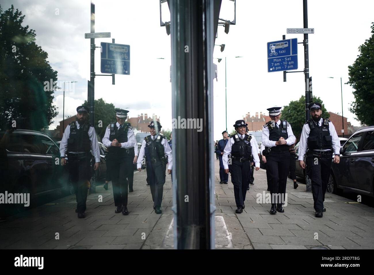 Sir Mark Rowley, Polizeichef von Metropolitan in Hackney, Ost-London, um die neue PC-Rekrutierungskampagne seiner Truppe bekannt zu machen. Bilddatum: Mittwoch, 19. Juli 2023. Stockfoto