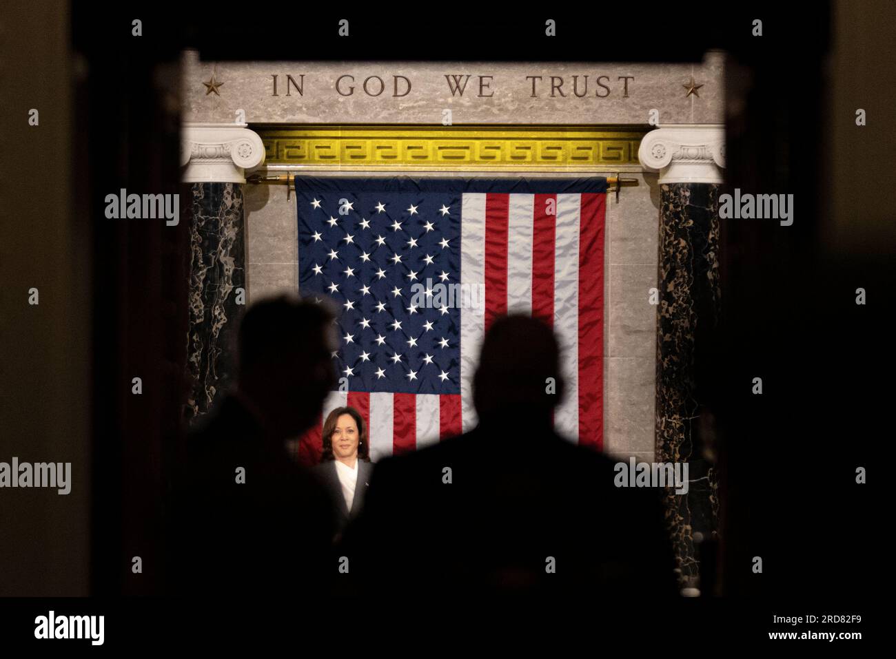 Washington, Vereinigte Staaten, 19/07/2023, Vizepräsident Kamala Harris erwartet den Eingang des israelischen Präsidenten Isaac Herzog während einer gemeinsamen Kongresssitzung am 19. Juli 2023 in der House Chamber of the U.S. Capitol in Washington DC Kredit: Aaron Schwartz/Alamy Live News Stockfoto