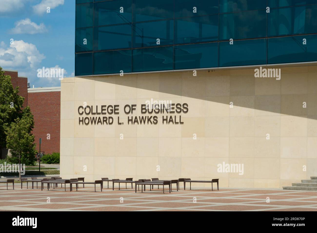 LINCOLN, NE, USA - 22. JUNI 2023: Howard L. Hawks Hall auf dem Campus der University of Nebraska. Stockfoto