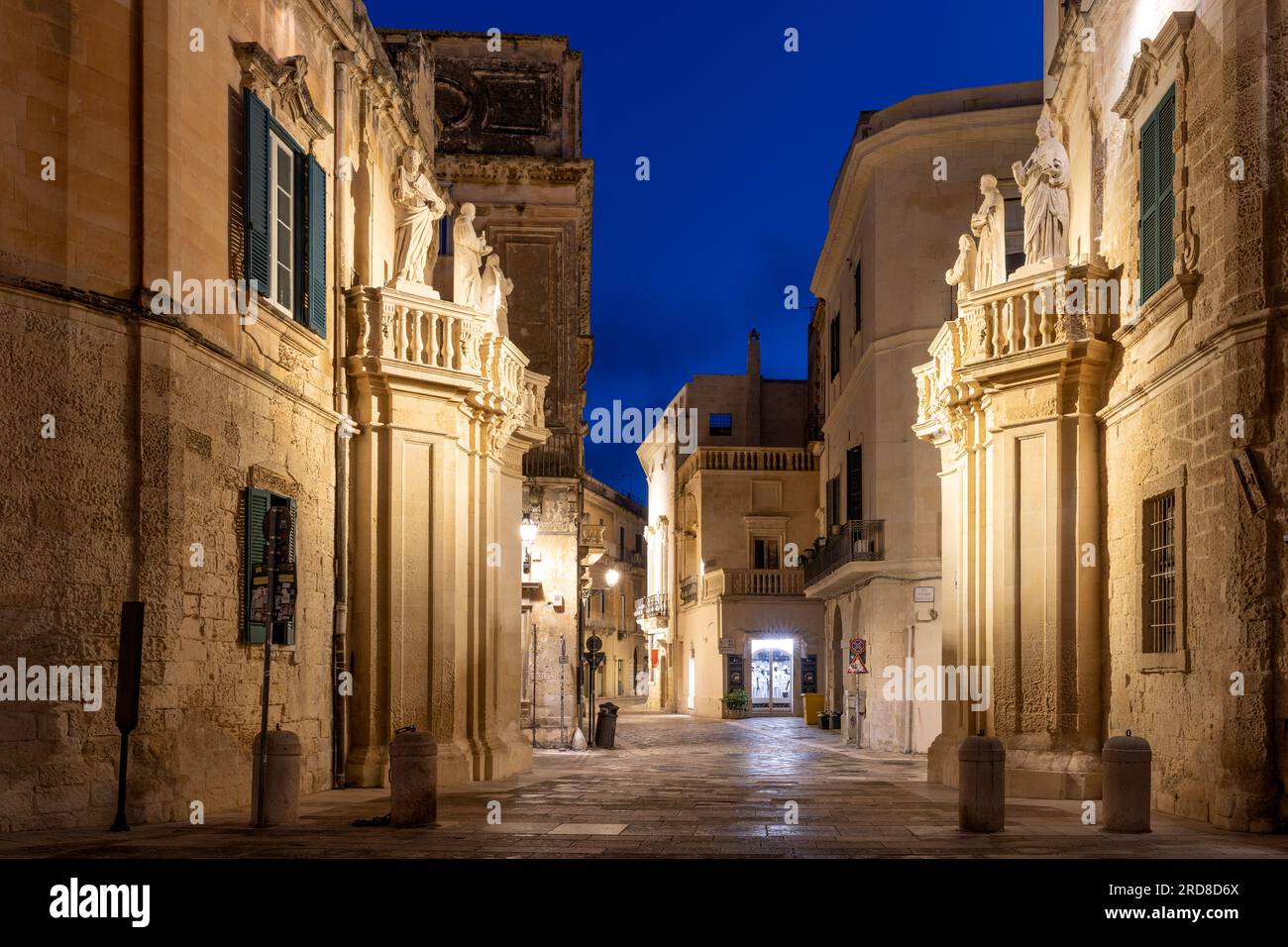 Barockarchitektur von Lecce zur Blue Hour, Salento, Apulien, Italien, Europa Stockfoto