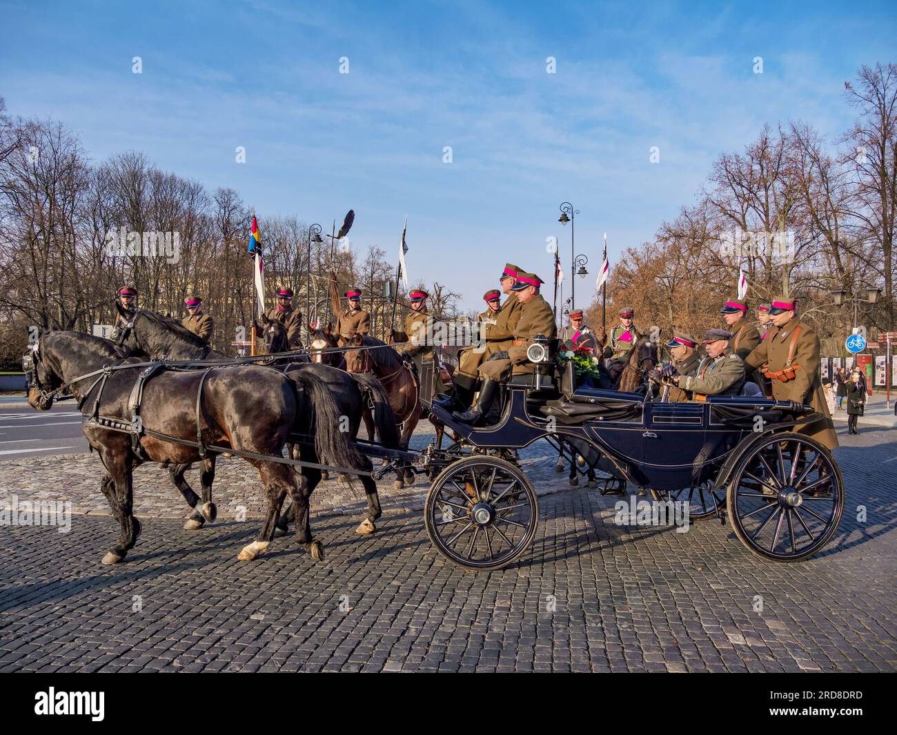 Schauspieler wie Jozef Pilsudski in einer Kutsche, National Independence Day Horse Parade, Lazienki Park (Royal Baths Park), Warschau, Masowisches Woiwodschaft, Polen Stockfoto