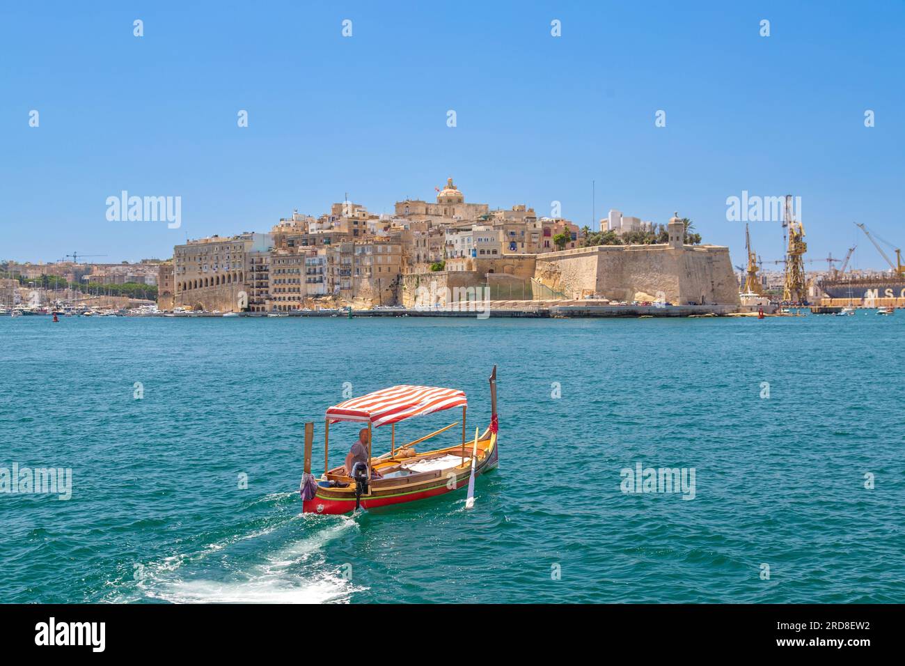 Wassertaxi durch den Großen Hafen, Valletta, Malta, Mittelmeer, Europa Stockfoto