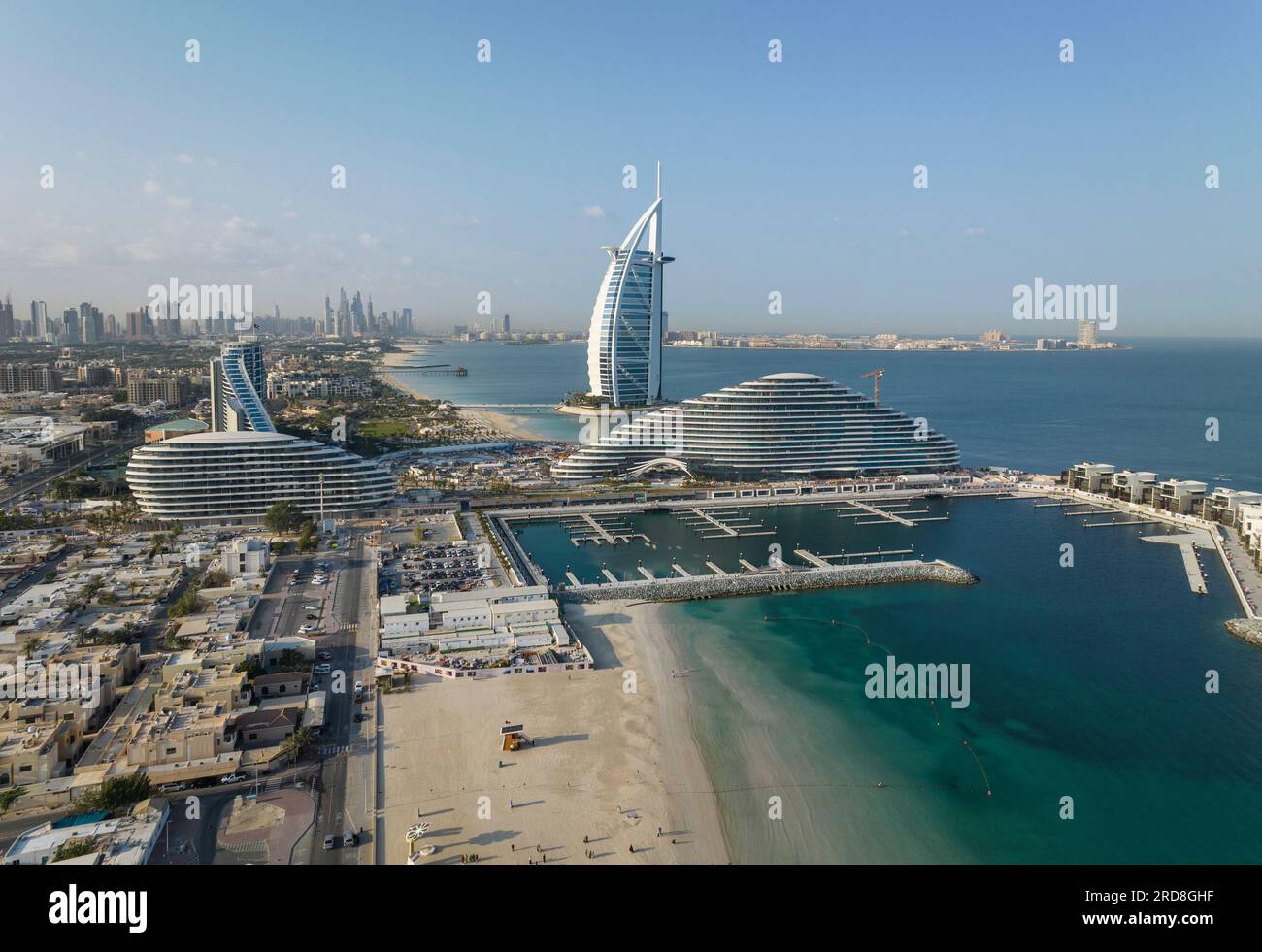 Blick aus der Vogelperspektive auf das Burj Al Arab Hotel, Jumeirah, Dubai, Vereinigte Arabische Emirate, Naher Osten Stockfoto