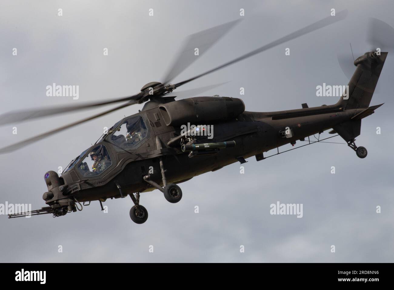 Die italienische Armee AH-129D Mangusta Kampfhubschrauber auf der Royal International Air Tattoo 2023. Stockfoto