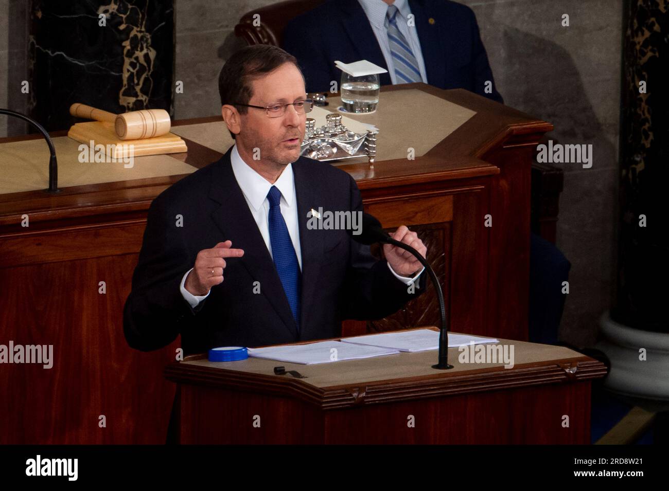 Der Präsident des Staates Israel Isaac Herzog hält am Mittwoch, den 19. Juli 2023, eine Ansprache zu einem gemeinsamen Kongresstreffen im US-Kapitol in Washington, DC. Kredit: Rod Lamkey/CNP/MediaPunch Stockfoto