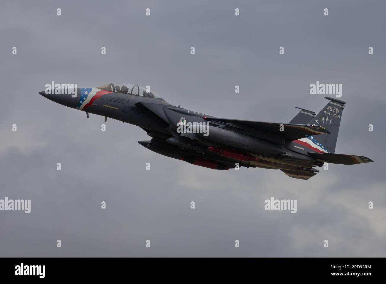 Der Heritage F-15E Strike Eagle der 492. FS auf der Royal International Ait Tattoo 2023. Stockfoto