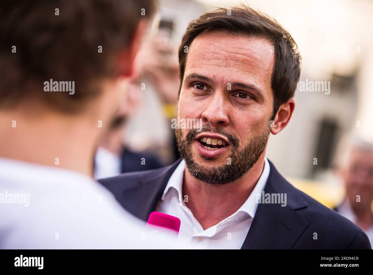 München, Bayern, Deutschland. 19. Juli 2023. MARTIN HAGEN von der FDP in Bayern. Zusammen mit Jennifer Kaiser-Steiner und Dr. Michael Ruoff bei ihren Bewerbungen für die bevorstehenden bayerischen Landeswahlen erschien der deutsche Finanzminister Christian Lindner in einer unterstützenden Rolle am Odeonsplatz. (Kreditbild: © Sachelle Babbar/ZUMA Press Wire) NUR REDAKTIONELLE VERWENDUNG! Nicht für den kommerziellen GEBRAUCH! Stockfoto