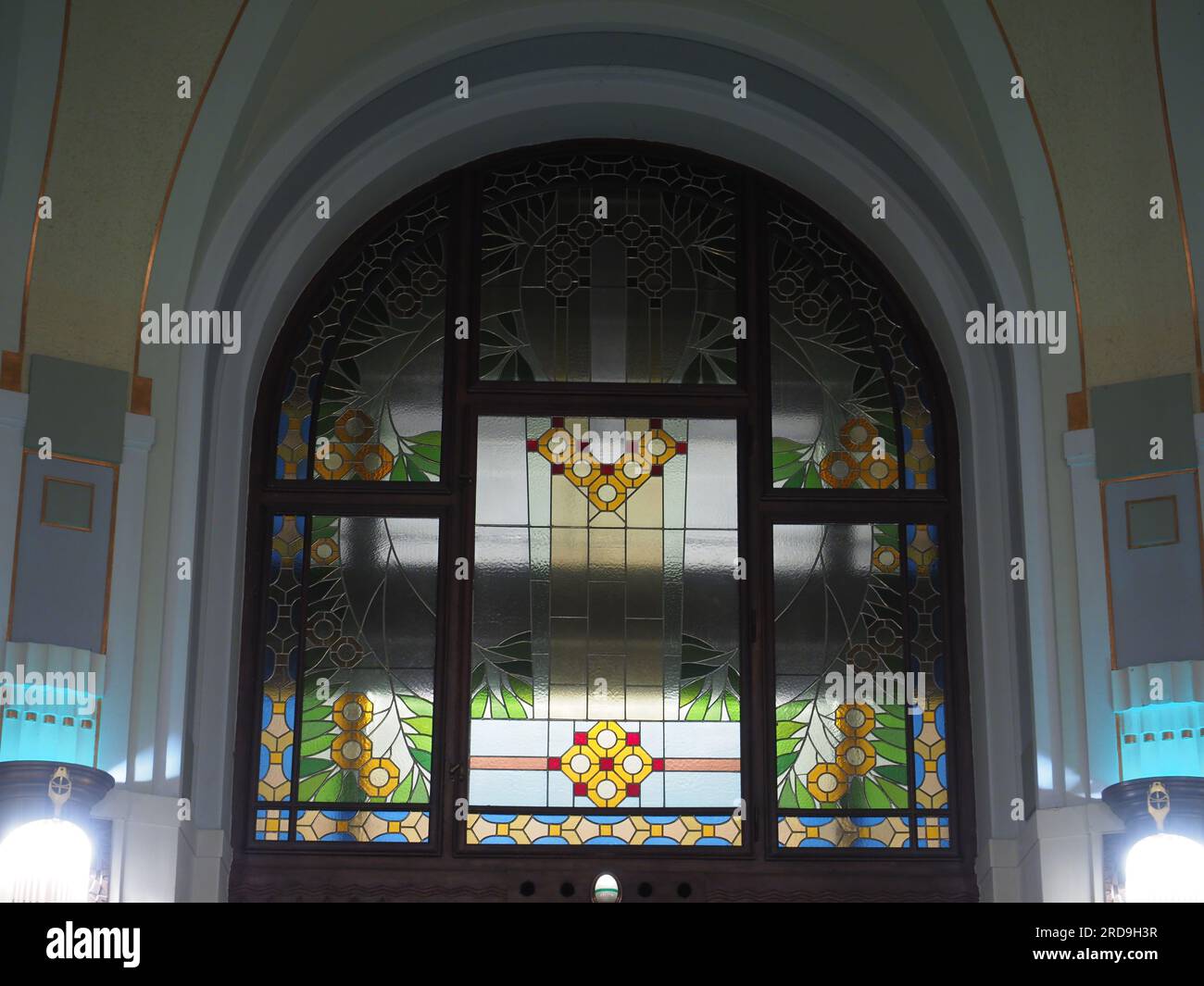Art-Nuvau-Buntglas im Rathaus der Tschechischen Republik Prag Stockfoto