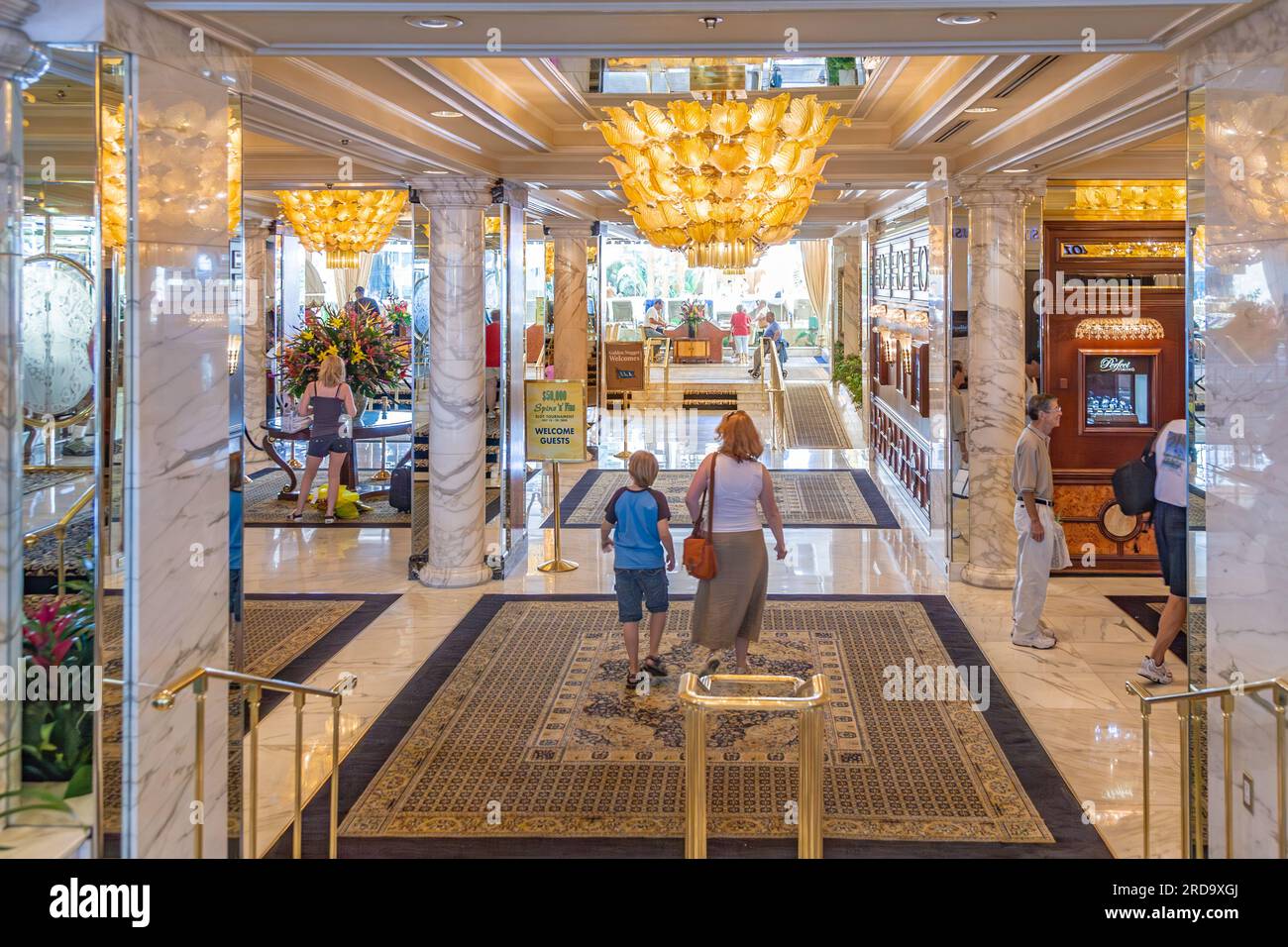 Las Vegas, USA - 18. JULI 2008: Eingang des Hotels und des Casino Golden Nugget in der Fremont Street in Las Vegas. Stockfoto