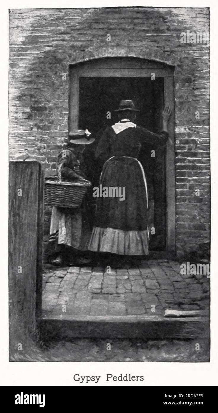 Zigeunerhändler Schwarzweißfoto aus dem Buch " among English hedgerows " von Clifton Johnson, 1865-1940 Publication date 1899 reprinted in 1914 Publisher New York : The Macmillan co.; London, Macmillan and co., ltd. Stockfoto