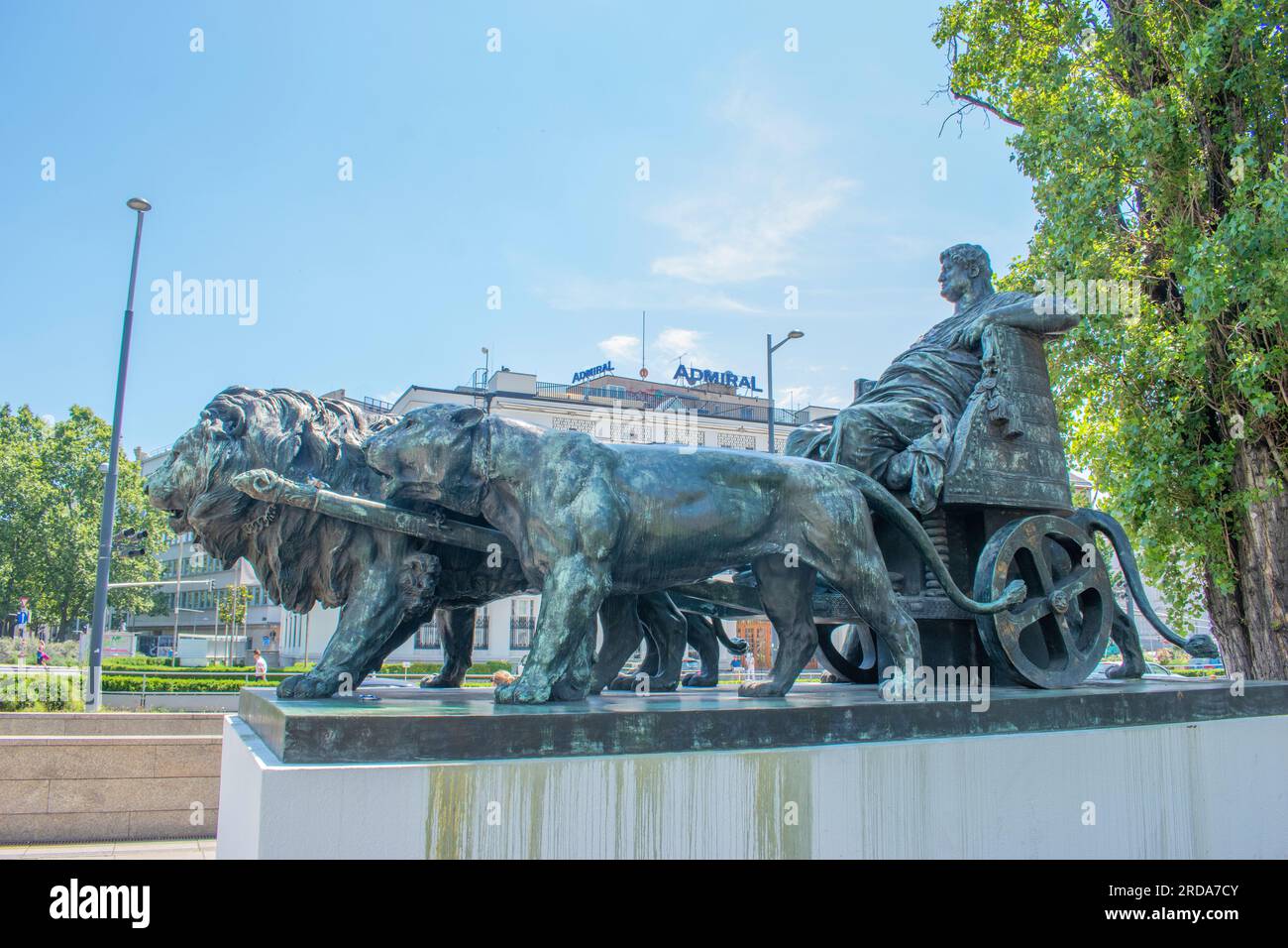 Wien, Österreich, 8. Juli 2023: Marc Anton Group, Bronzegruppe von Artur Strasser, Darstellung des römischen Generals und Staatsmanns Marc Antony mit einem Team von I. Stockfoto