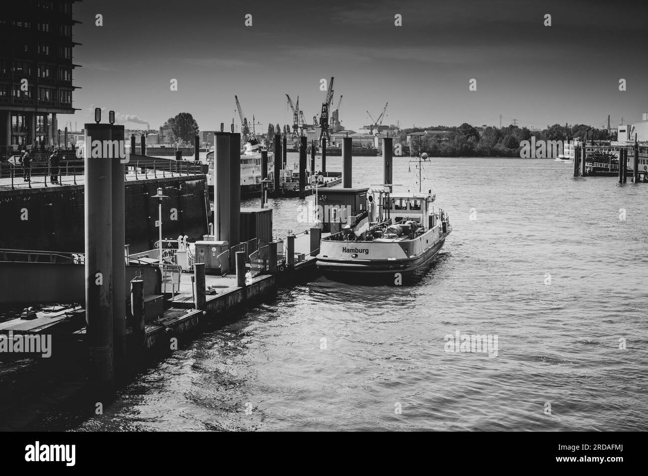 Boot im Hamburger Hafen Stockfoto
