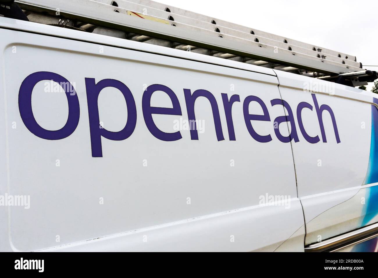 Logo an der Seite eines BT Openreach-Lieferwagens. Stockfoto