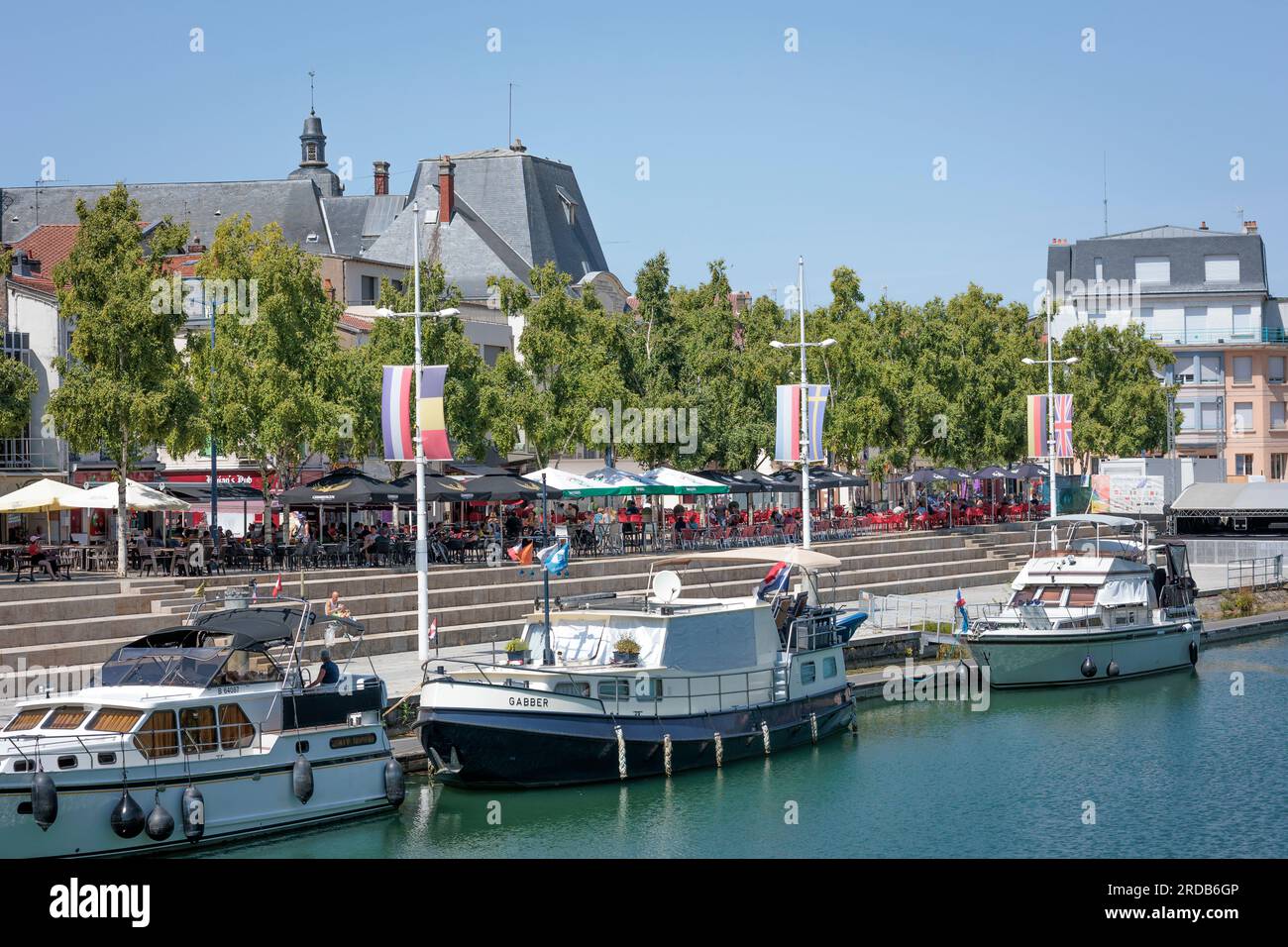 Boote auf dem Fluss Maas Verdun Maas Grande Est Frankreich Stockfoto