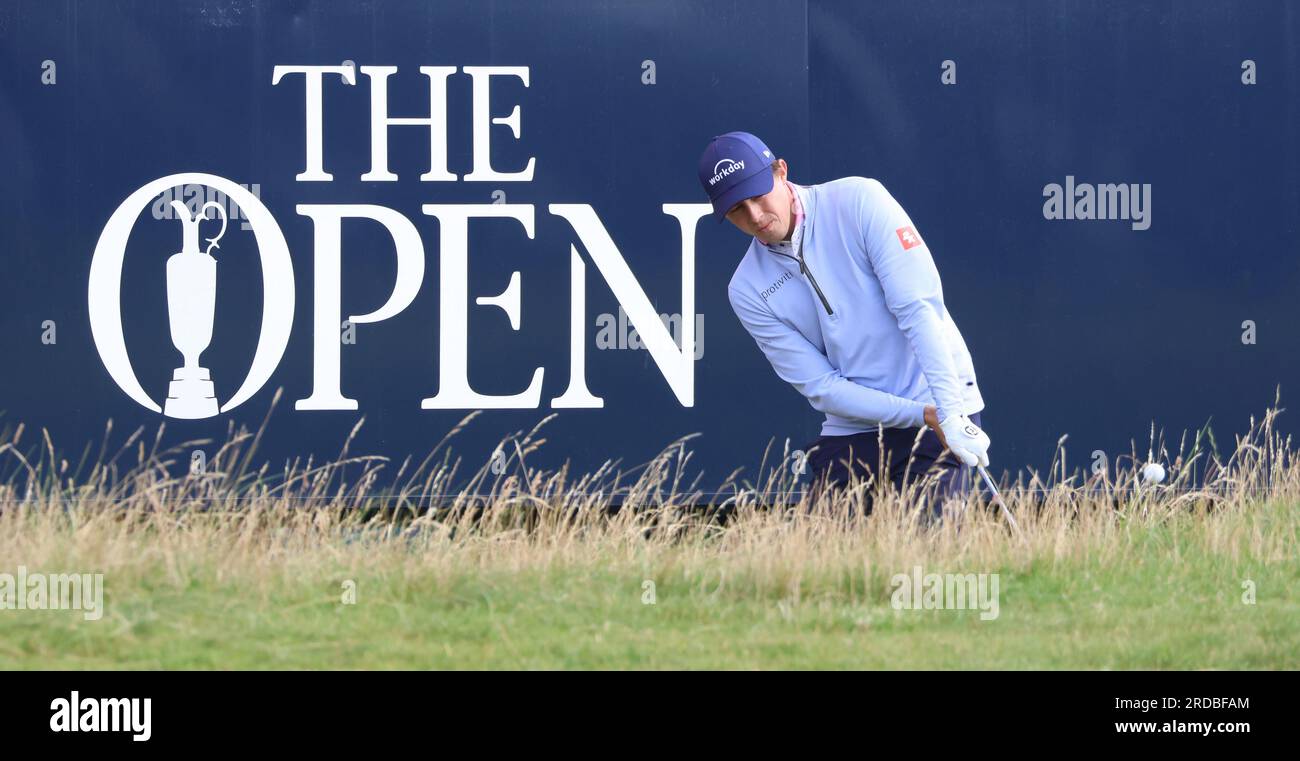 Hoylake, Großbritannien. 20. Juli 2023. Der englische Matthew Fitzpatrick schlägt am ersten Tag der Open Championship 151. in Hoylake am Donnerstag, den 20. Juli 2023 aus dem nichts ins erste Loch. Foto: Hugo Philpott/UPI Credit: UPI/Alamy Live News Stockfoto