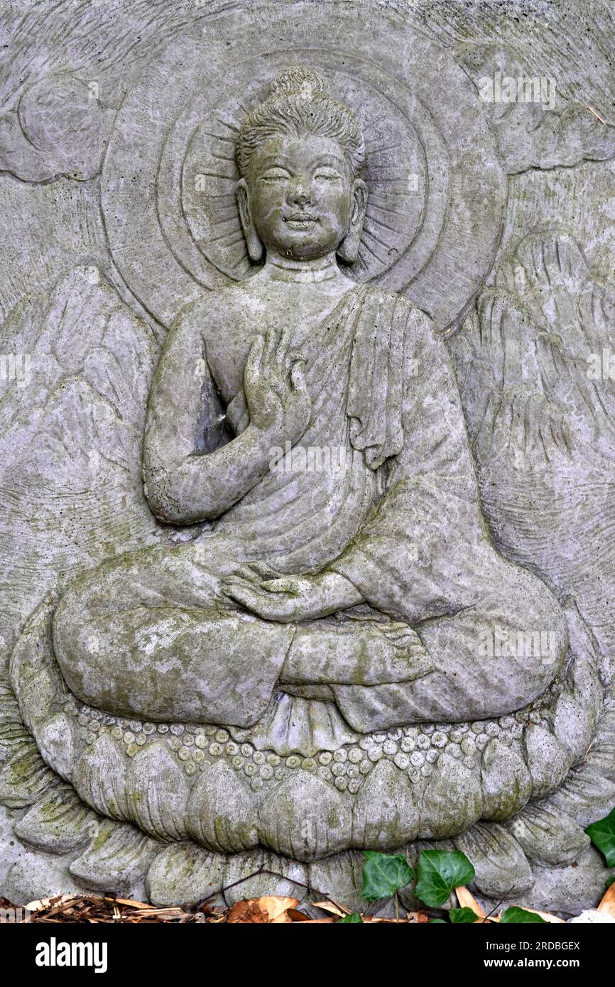 Buddha in Lotusposition, Hände bilden die Vitarka Mudra Stockfoto