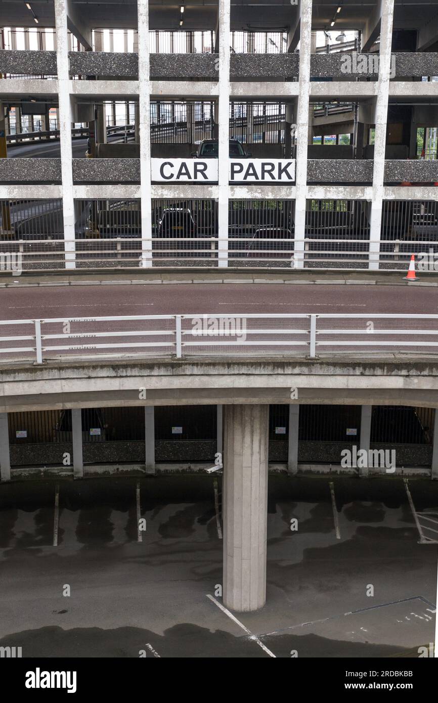 Manors Beton Parkplatz Newcastle Stadtzentrum Stockfoto