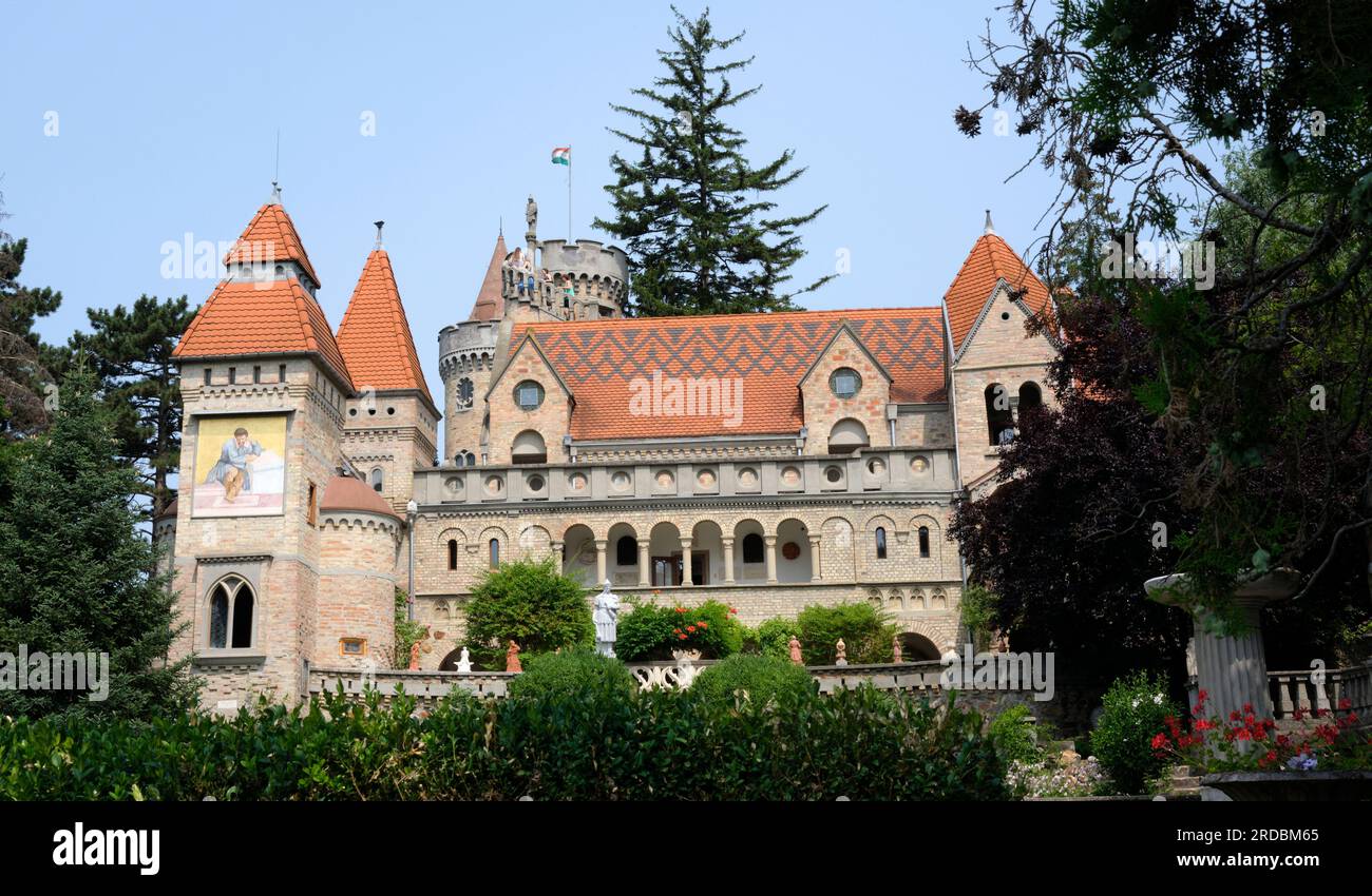 Burg Bory ist ein faszinierender und einzigartiger Ort, der von einer