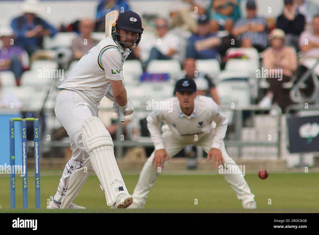 Clean Slate Headingley Stadium, Leeds, West Yorkshire, Großbritannien. 20. Juli 2023. Yorkshire County Cricket Club gegen Sussex County Cricket Club im LV= Insurance County Championship Clash am 2. Tag im Clean Slate Headingley Stadium. Adam Lyth vom Yorkshire County Cricket Club. Kredit: Touchlinepics/Alamy Live News Stockfoto