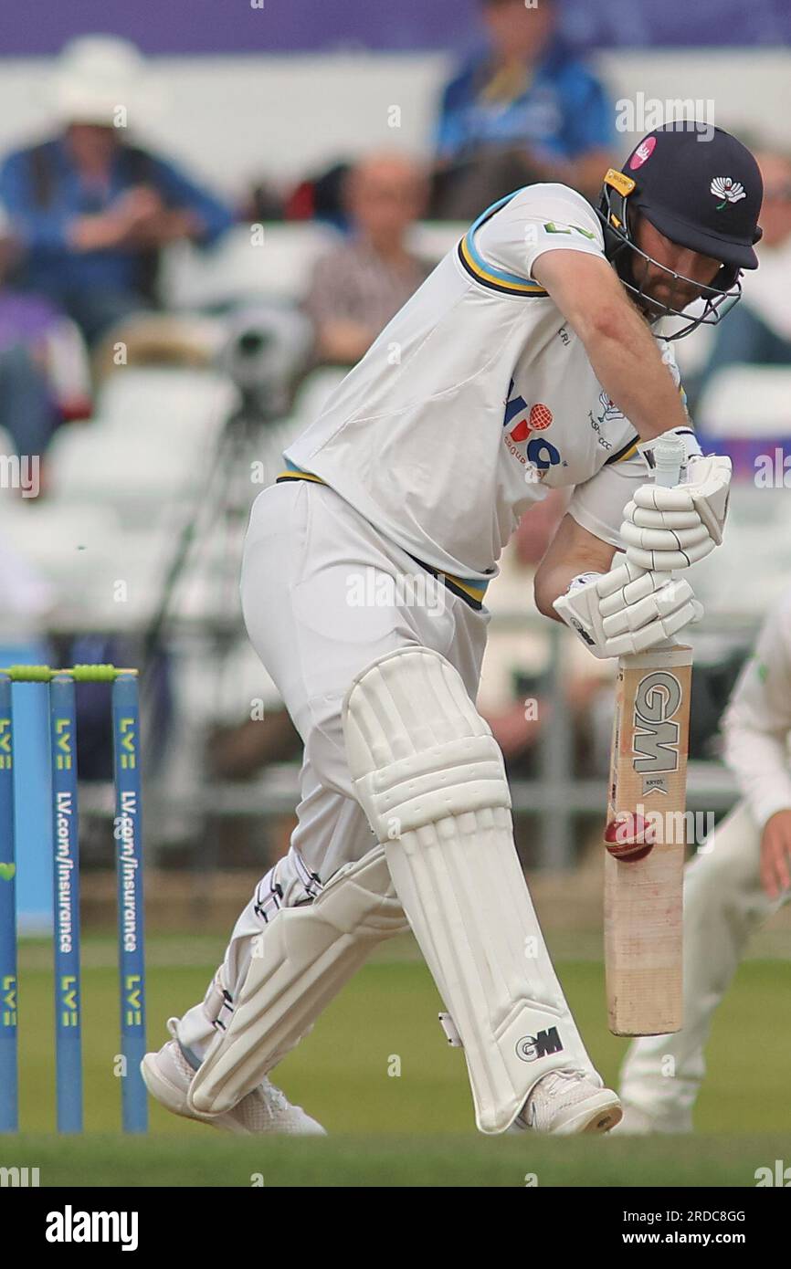 Clean Slate Headingley Stadium, Leeds, West Yorkshire, Großbritannien. 20. Juli 2023. Yorkshire County Cricket Club gegen Sussex County Cricket Club im LV= Insurance County Championship Clash am 2. Tag im Clean Slate Headingley Stadium. Adam Lyth vom Yorkshire County Cricket Club. Kredit: Touchlinepics/Alamy Live News Stockfoto