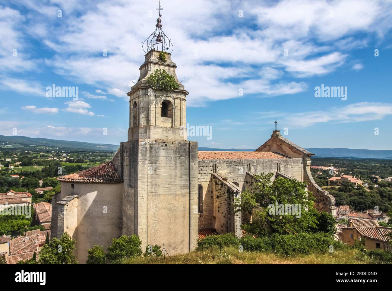 Geografie/Reise, Frankreich, Provence, Bedoin, Kirche Saint Pierre im Dorf Bedoin, Vaucluse, ADDITIONAL-RIGHTS-CLEARANCE-INFO-NOT-AVAILABLE Stockfoto