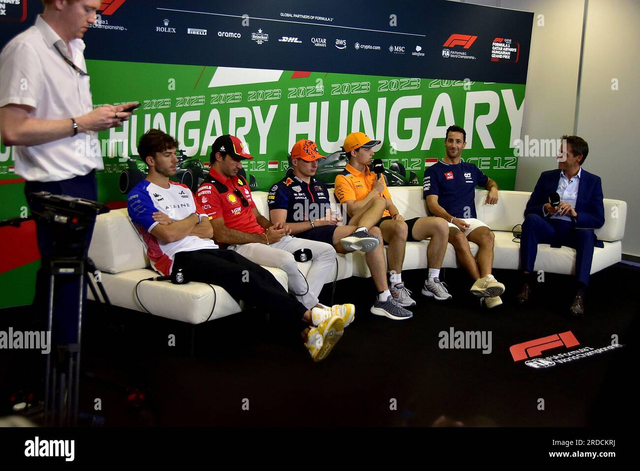 Budapest, Ungarn. 20. Juli 2023. 07/20/2023, Hungaroring, Budapest, Formel 1 Grand Prix von Ungarn 2023, im Bild Pierre Gasly (FRA#10), Alpine F1 Team, Carlos Sainz Jr. (ESP#55), Scuderia Ferrari Mission Winnow, Max Verstappen (NEL#1), Red Bull Racing Honda, Oscar Piastri, McLaren F1 Team, Daniel Ricciardo (AUS#3), Scuderia AlphaTauri Honda Credit: dpa/Alamy Live News Stockfoto