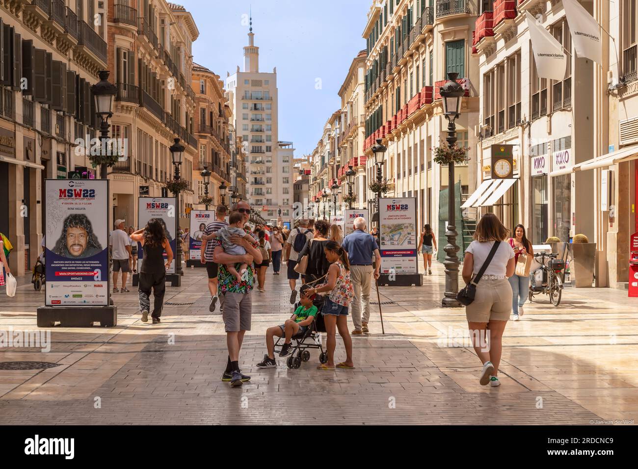 Einkaufsstraße im alten historischen Zentrum der Stadt Málaga Stockfoto