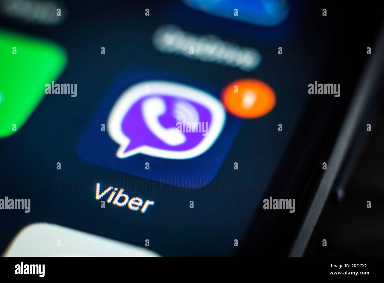 Charkiv, Ukraine - 23. April 2018: Viber Anwendungssymbol auf einem Smartphone-Bildschirm Stockfoto