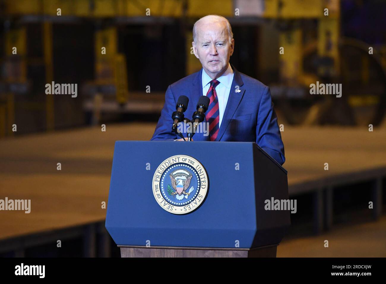 Philadelphia, Pennsylvania, USA. 20. Juli 2023. 20. Juli 2023, Philadelphia PA- Präsident Biden kämpft auf der Philadelphia Werft. Präsident Biden sprach nur über seine Pläne für die Zukunft und die Bidenomics (Kreditbild: © Ricky Fitchett/ZUMA Press Wire). Nicht für den kommerziellen GEBRAUCH! Stockfoto