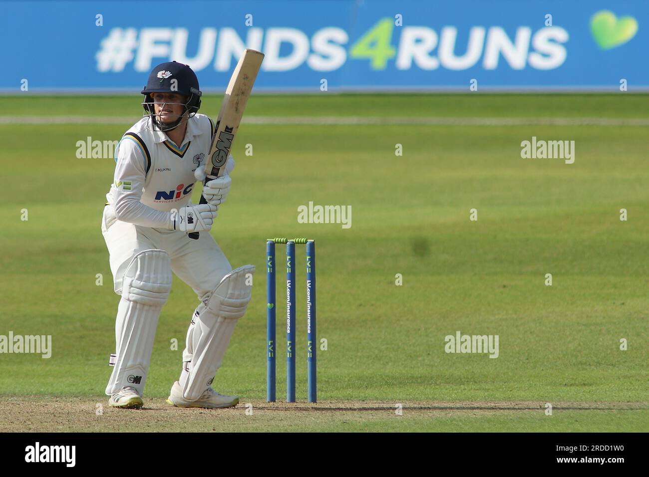 Clean Slate Headingley Stadium, Leeds, West Yorkshire, Großbritannien. 20. Juli 2023. Yorkshire County Cricket Club gegen Sussex County Cricket Club im LV= Insurance County Championship Clash am 2. Tag im Clean Slate Headingley Stadium. Ryan Rickelton vom Yorkshire County Cricket Club Schlaggutschein: Touchlinepics/Alamy Live News Stockfoto