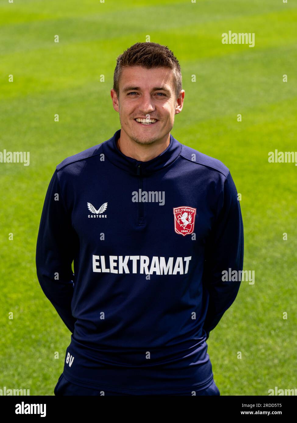 Hengelo, Niederlande. 20. Juli 2023. HENGELO, NIEDERLANDE - JULI 20: Physiotherapeut Bart Visser vom FC Twente während eines Fotogesprächs des FC Twente im Trainingscentrum Hengelo am 20. Juli 2023 in Hengelo, Niederlande (Foto von Rene Nijhuis/Orange Pictures) Credit: Orange Pics BV/Alamy Live News Stockfoto