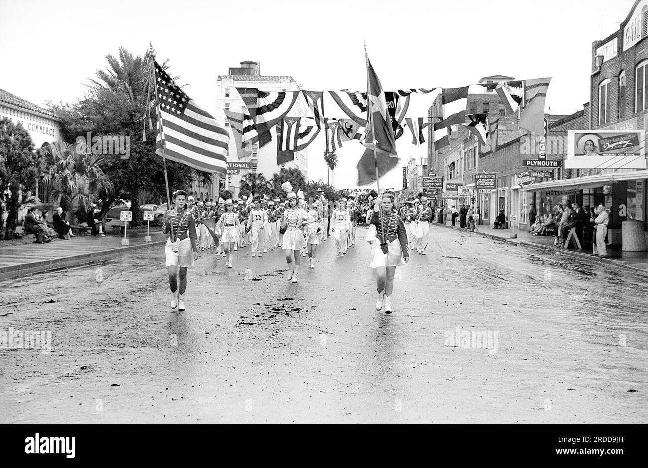 Marching Band, Charro Days Fiesta Parade, Brownsville, Texas, USA, Arthur Rothstein, USA Farm Security Administration, Februar 1942 Stockfoto