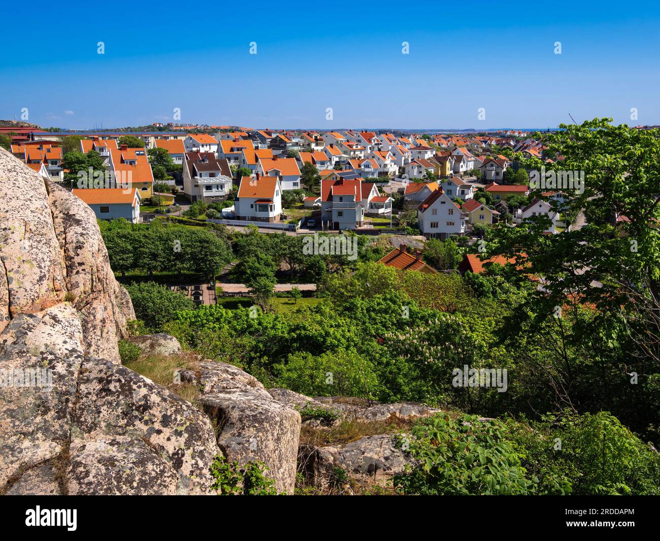 Blick auf die schwedische Stadt Kungshamn, eine Ortschaft in der schwedischen Provinz Vastra Gotalands lan und die historische Provinz Bohuslan on a penin Stockfoto