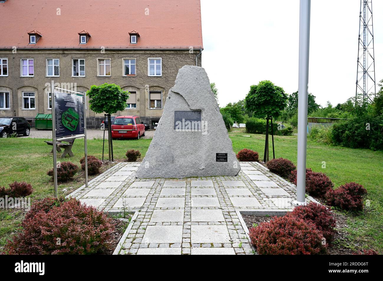 Das Gelände mit Wach-, Wohn- und Wirtschaftsgebäude der ehemaligen Zittwerke Sieniawka (Kleinschönau) im heutigen Polen.19.07.2023.die Zittwerke AG w Stockfoto