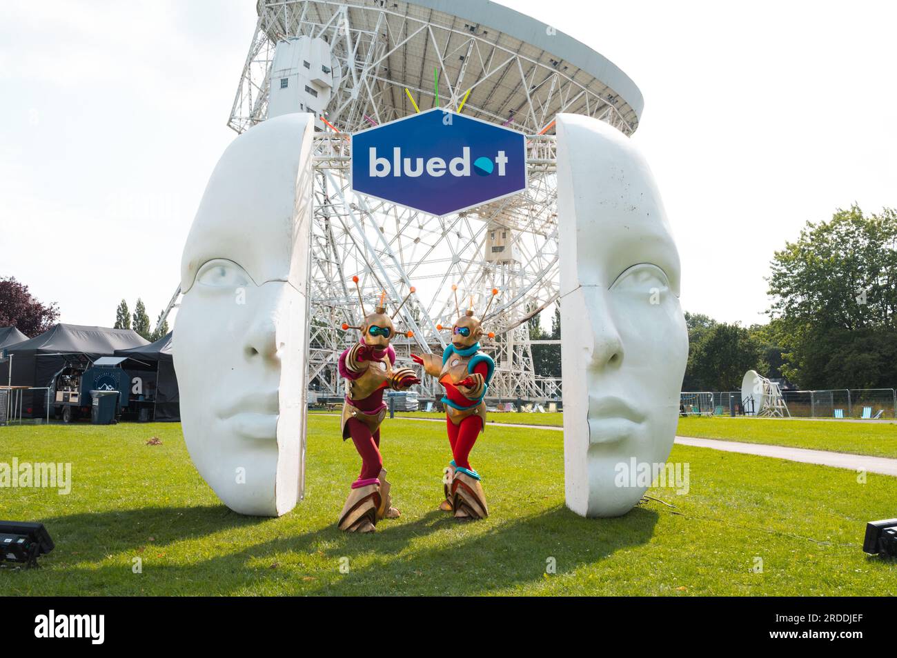 Das Blue Dot Festival 2023 findet am Wochenende vom 20. Juli bis 23. Juli 2023 im berühmten Jodrell Bank Observatory in Cheshire im Vereinigten Königreich statt. Stockfoto