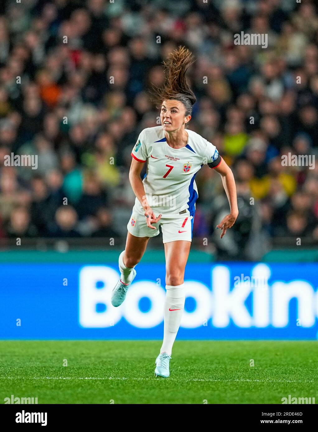 Eden Park, Auckland, Neuseeland. 20. Juli 2023. Ingrid Syrstad Engen (Norwegen) schaut bei einem Spiel der Gruppe A – FIFA Women's World Cup Australien & Neuseeland 2023, Neuseeland gegen Norwegen, im Eden Park, Auckland, Neuseeland, zu. Kim Price/CSM/Alamy Live News Stockfoto