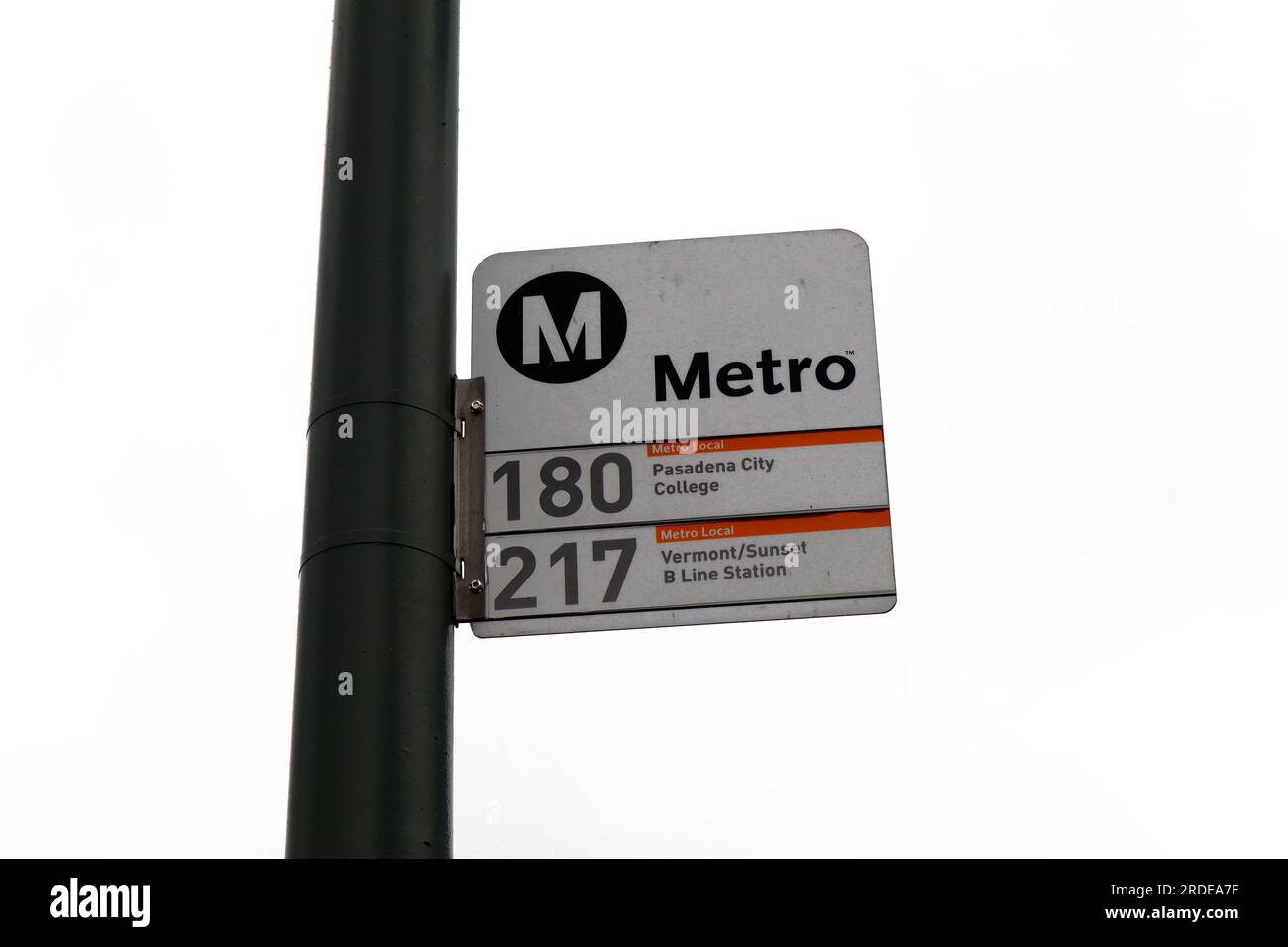 Los Angeles, Kalifornien: LA Metro Bushaltestelle. Die öffentlichen Verkehrsmittel von Los Angeles County Stockfoto