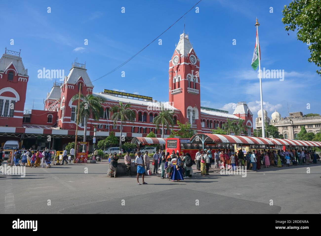 Chennai, Indien - 14. Juli 2023: Chennai Central Railway Station ist der wichtigste Bahnhof in der Stadt Chennai, Tamil Nadu, Indien. Stockfoto