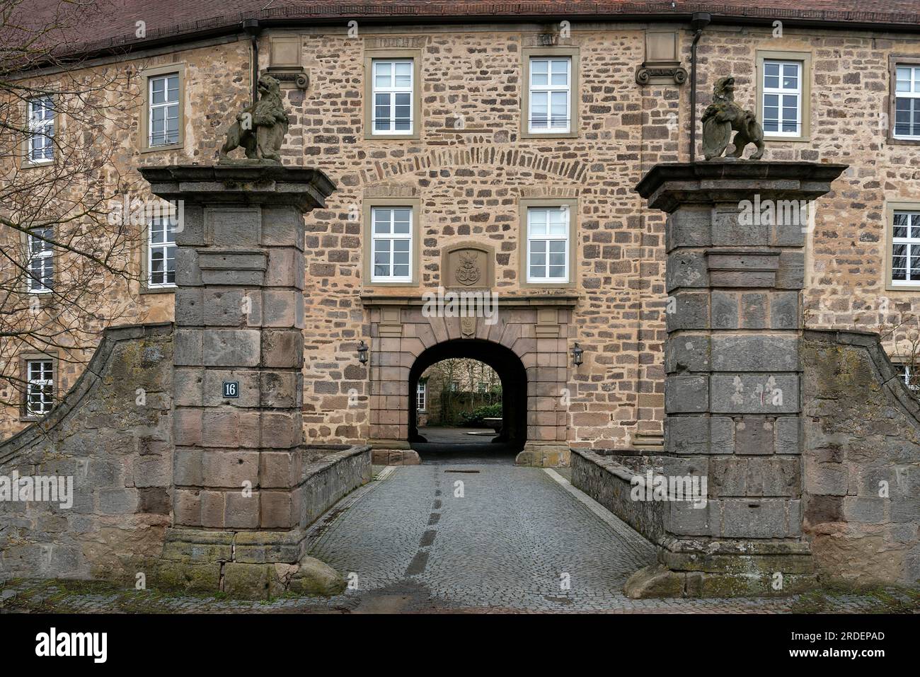 Auffahrt zum Waldenburger Schloss, Waldenburg, Hohenlohe, Baden-Württemberg, Deutschland Stockfoto