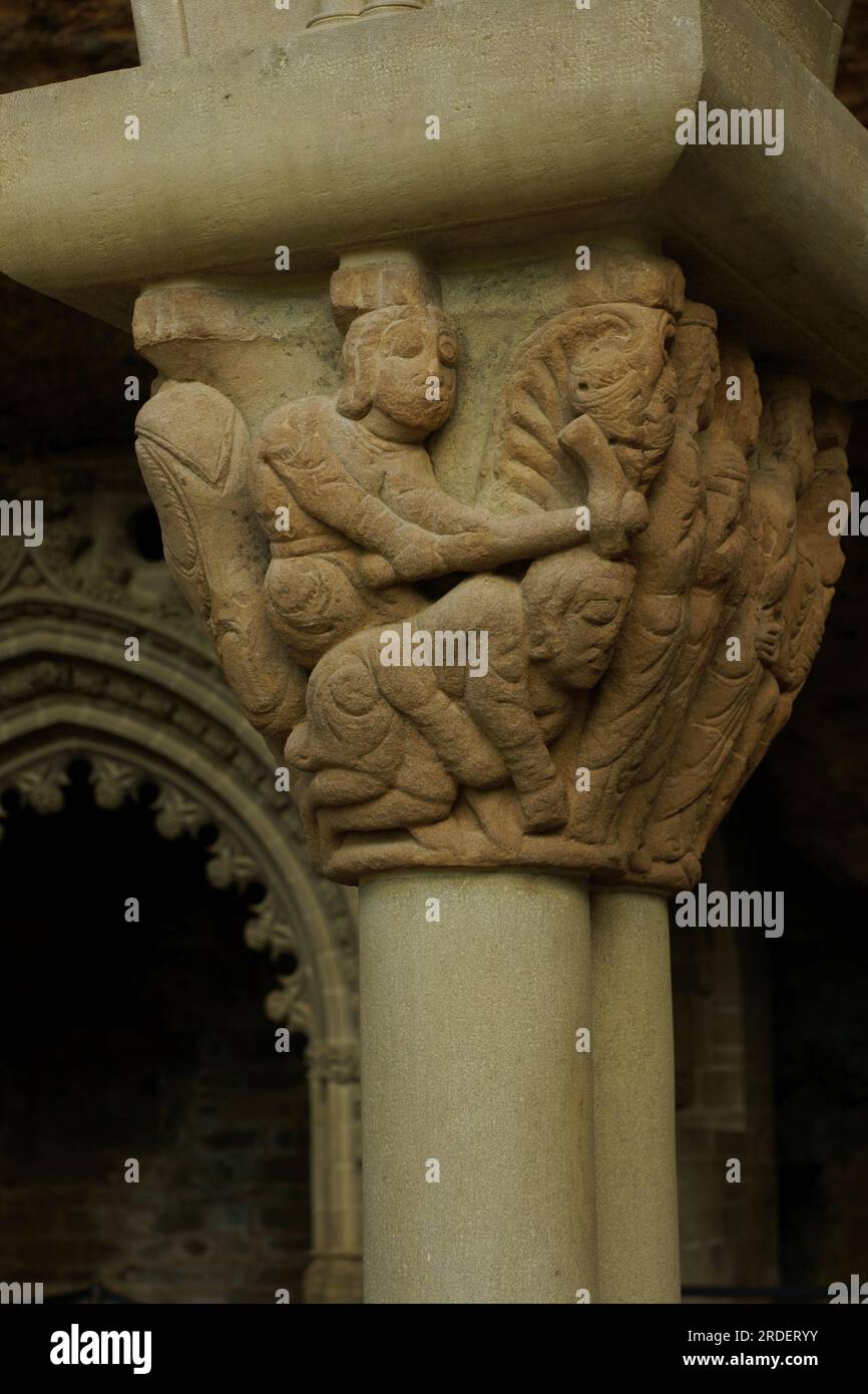 Cain y Abel, capitel del claustro.Monasterio de San Juan de la Peña(s.XII-XIII) Serrablo.Huesca.España. Stockfoto