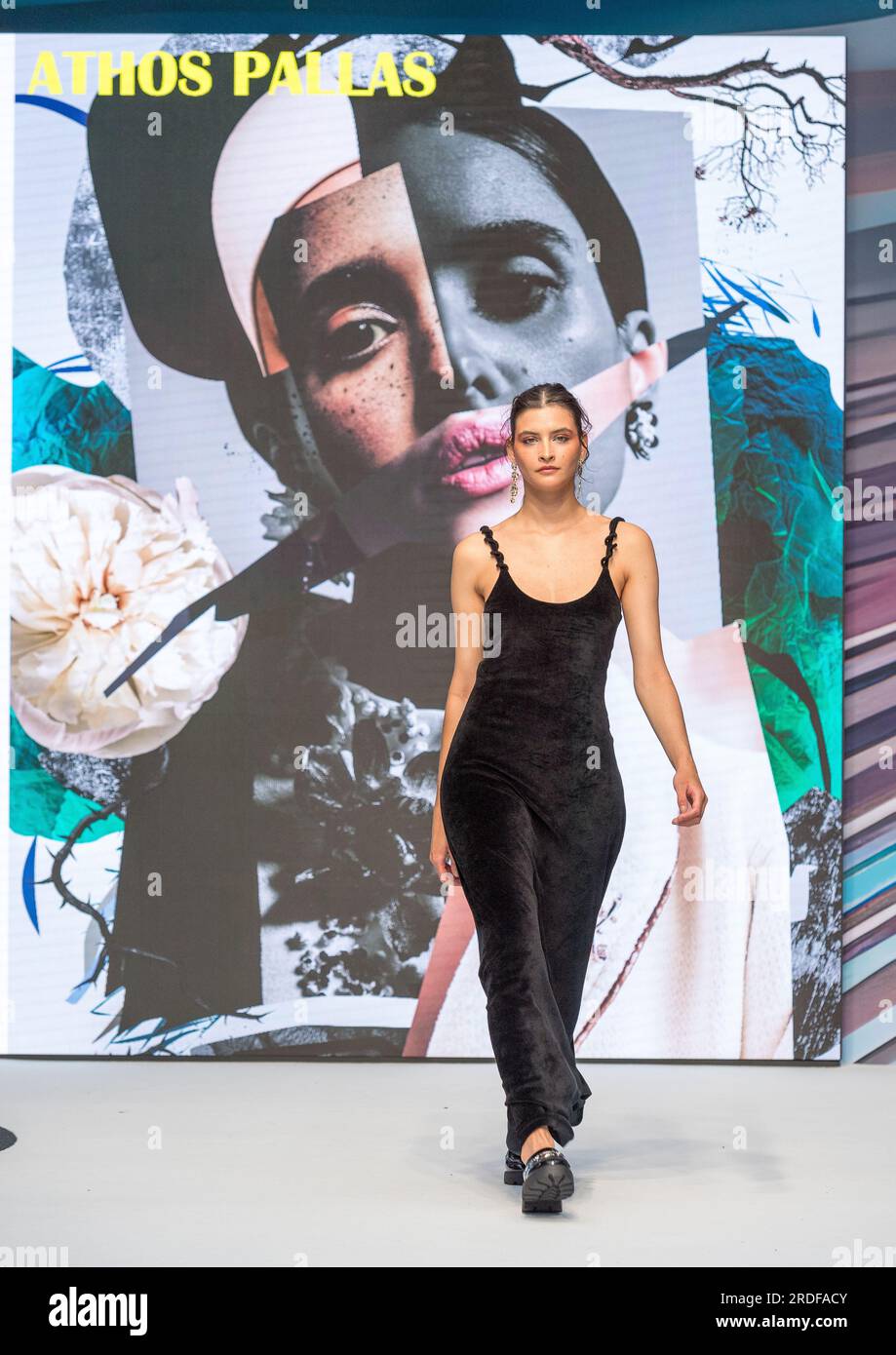 Pure London Fashion Catwalk Event/Landebahn Juli 2023 – Kensington Olympia London UK England Stockfoto