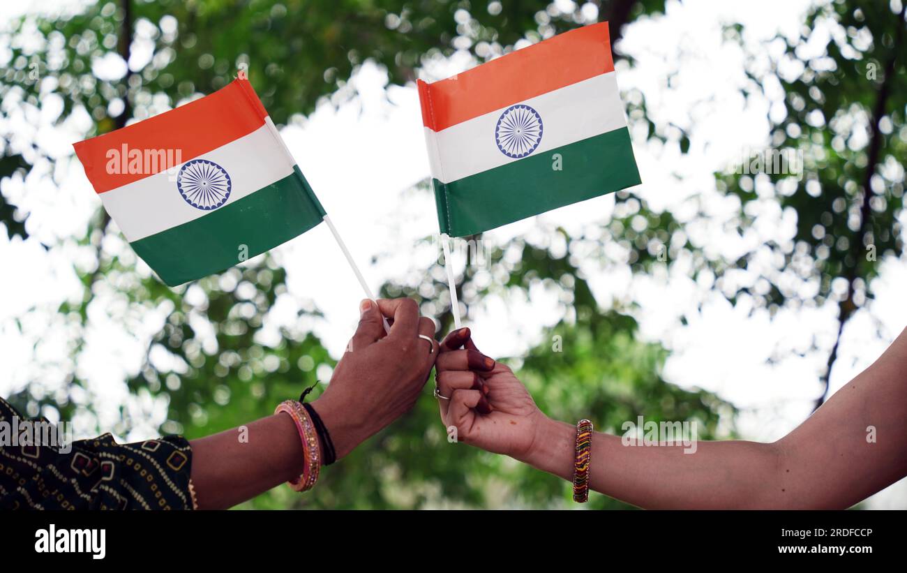 Die indische Flagge ist elegant, mit drei Farben und einem Kreis in der Mitte. Stockfoto