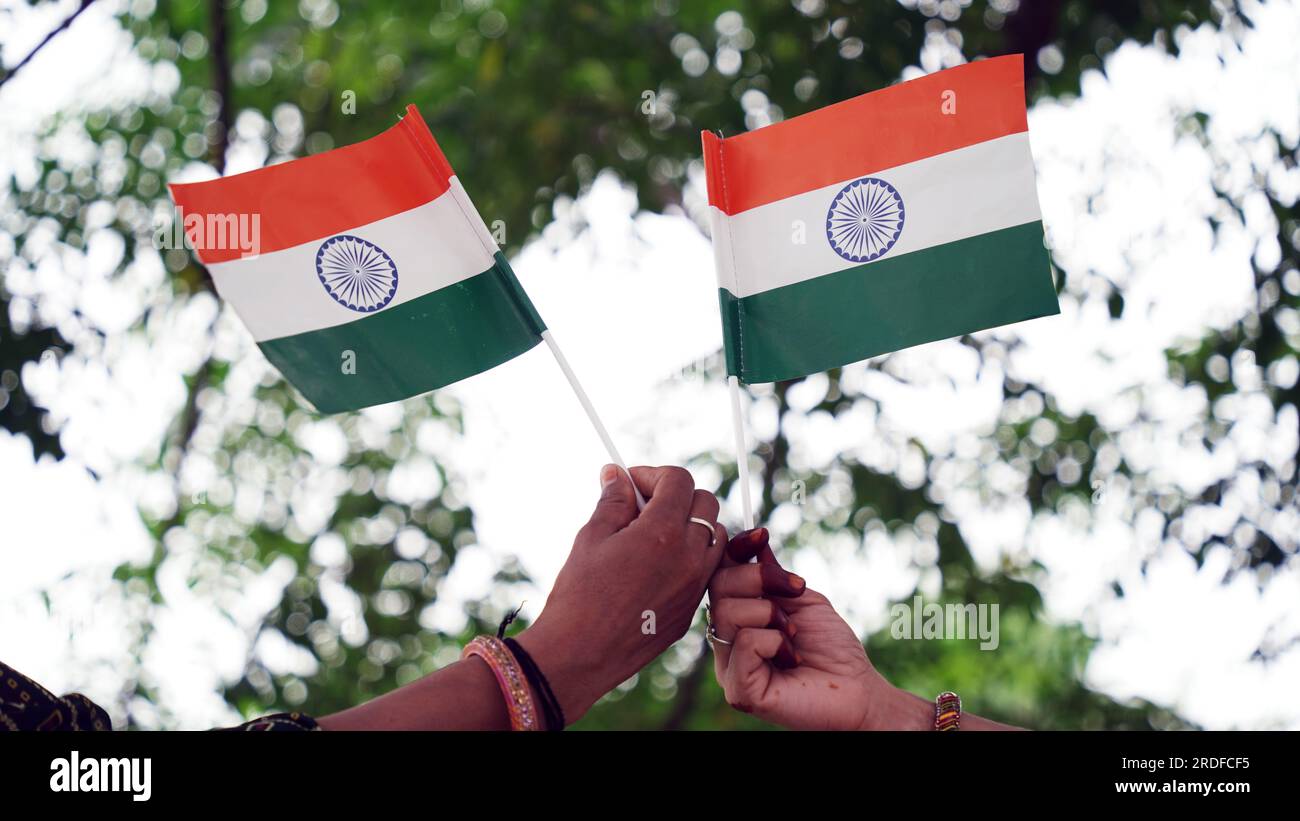 Die indische Flagge ist elegant, mit drei Farben und einem Kreis in der Mitte. Stockfoto
