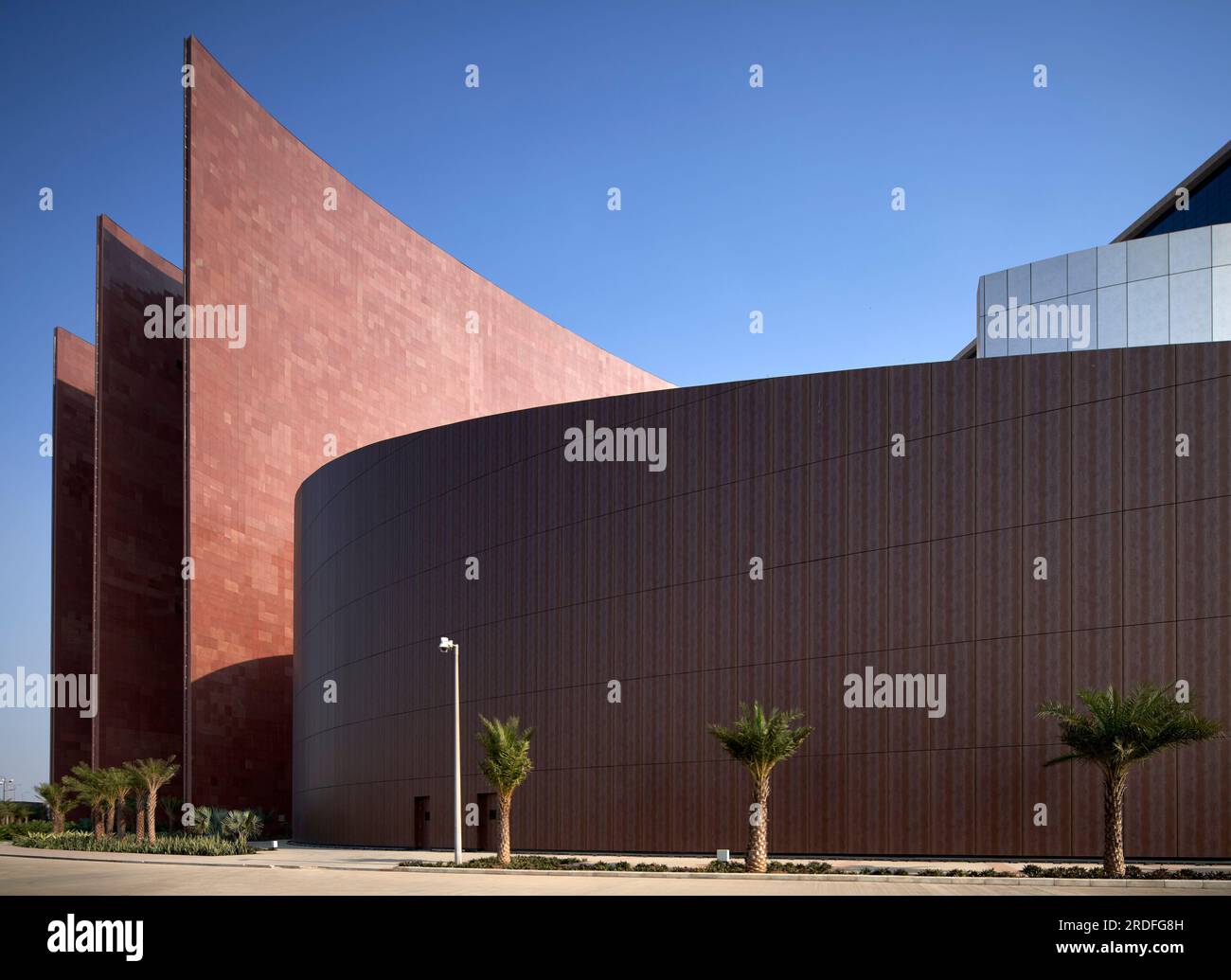 Diamond Club Fassaden. Surat Diamond Bourse, Surat, Indien. Architekt: Morphogenese 2023. Stockfoto