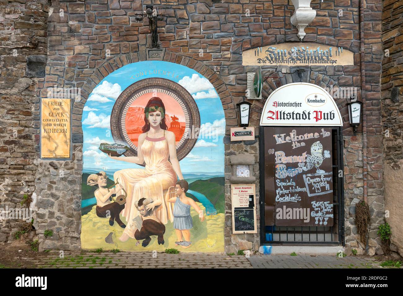 Wandgemälde vor einem historischen Altstädter Pub, Koblenz, Rheinland-Pfalz, Deutschland Stockfoto
