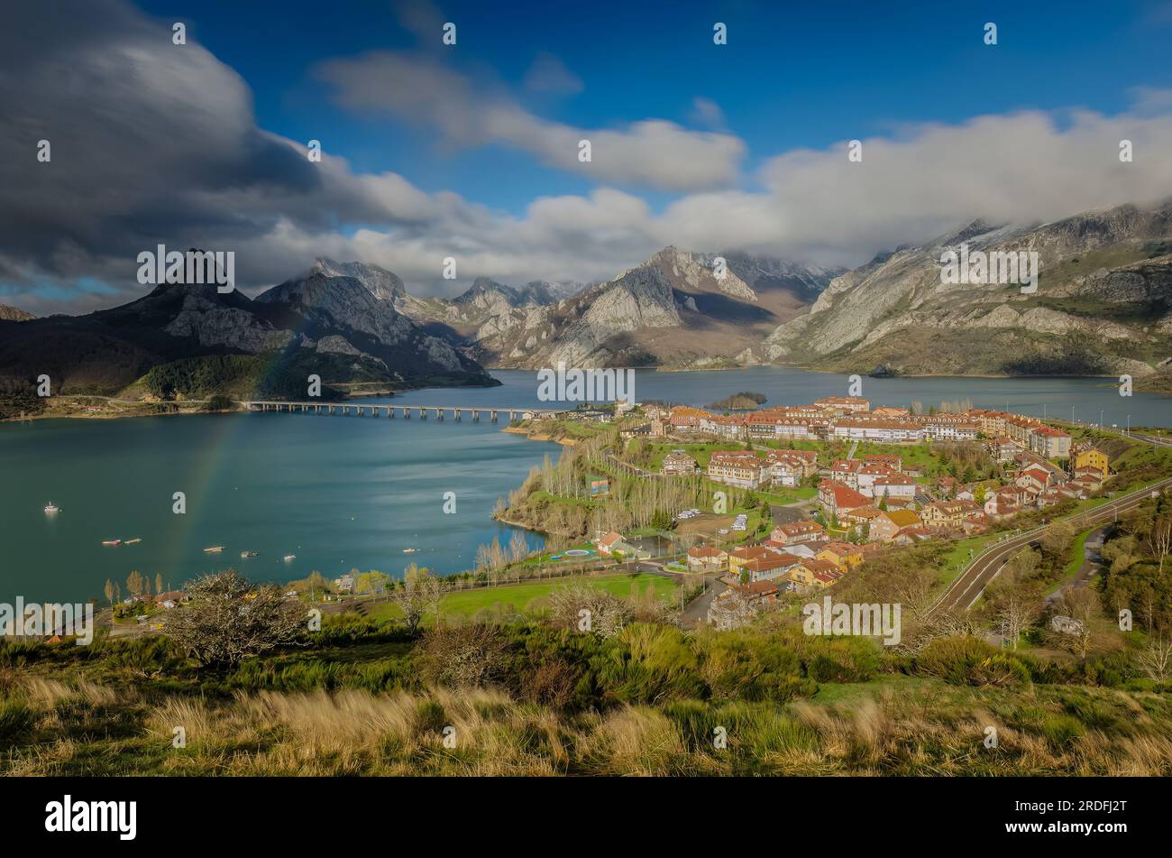 FOTO VON RIAÑO (LEÓN), AUFGENOMMEN IM APRIL 2023 Stockfoto