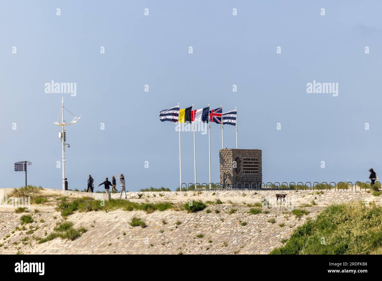 Kriegsdenkmal, Inschrift an der Küste, Dünkirchen, Nord, Frankreich Stockfoto