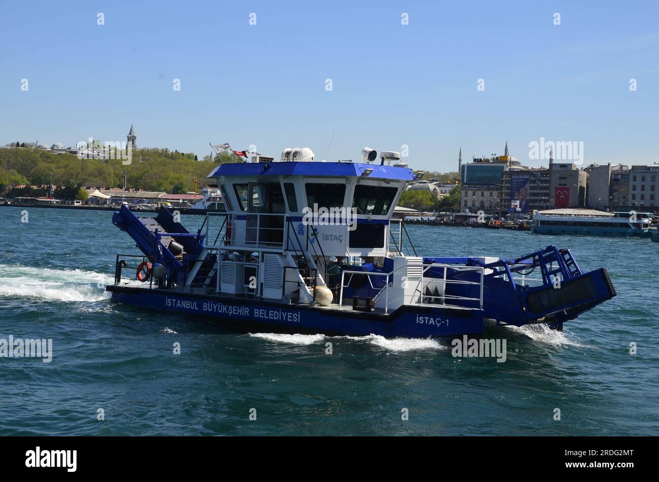 Reinigungsschiff Golden Horn. Istanbul Türkei. Stockfoto