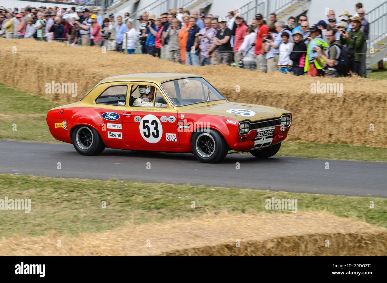 Der Ford Escort Mk1 Rennwagen rast beim Goodwood Festival of Speed den Hügel hinauf. XOO 349F, Gewinner der British Saloon Car Championship 1968 Stockfoto