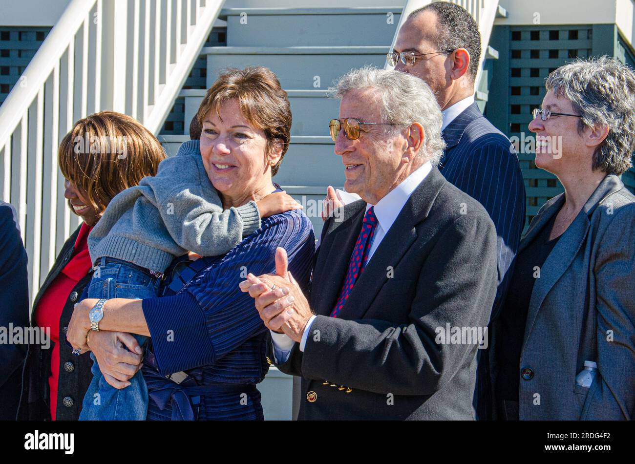 NEW ORLEANS, LA - 11. NOVEMBER 2011: Sänger Tony Bennett bei der Bandschneidezeremonie für Project Home Again in Gentilly Neighborhood Stockfoto